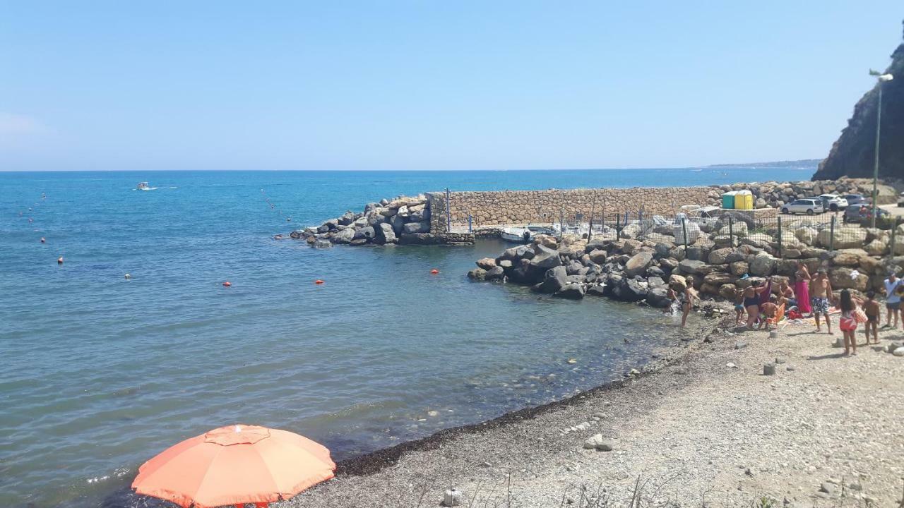Villetta sul mare in residence Brucoli Esterno foto